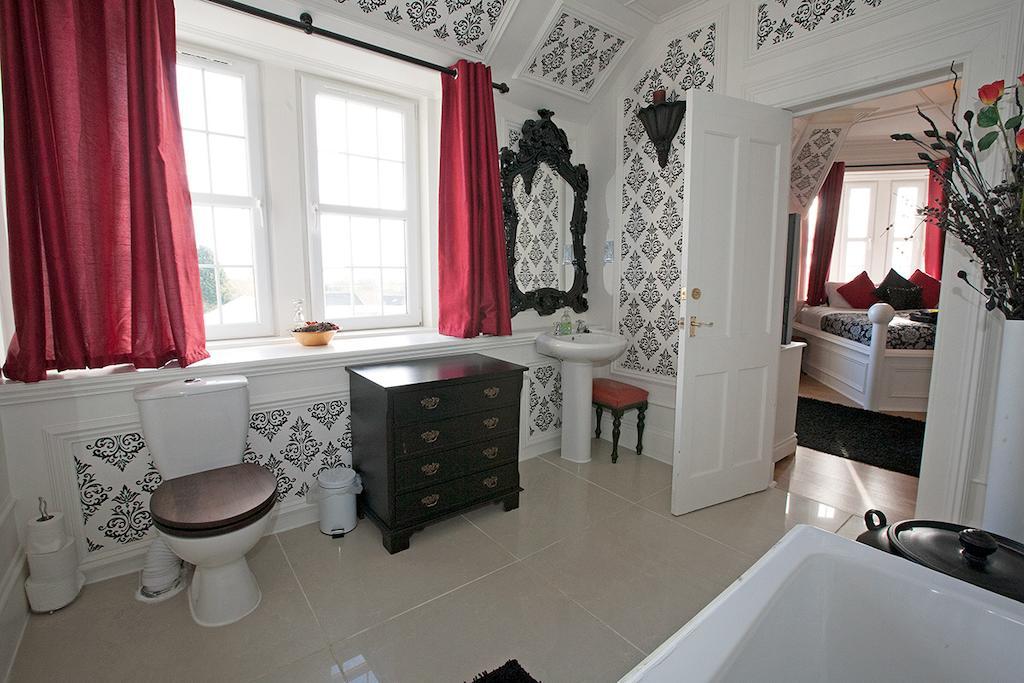 Victoria House B&B Crieff Ngoại thất bức ảnh